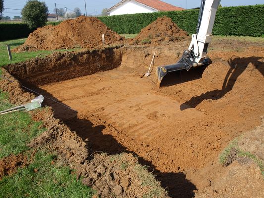 Terrassier à Revest-des-Brousses